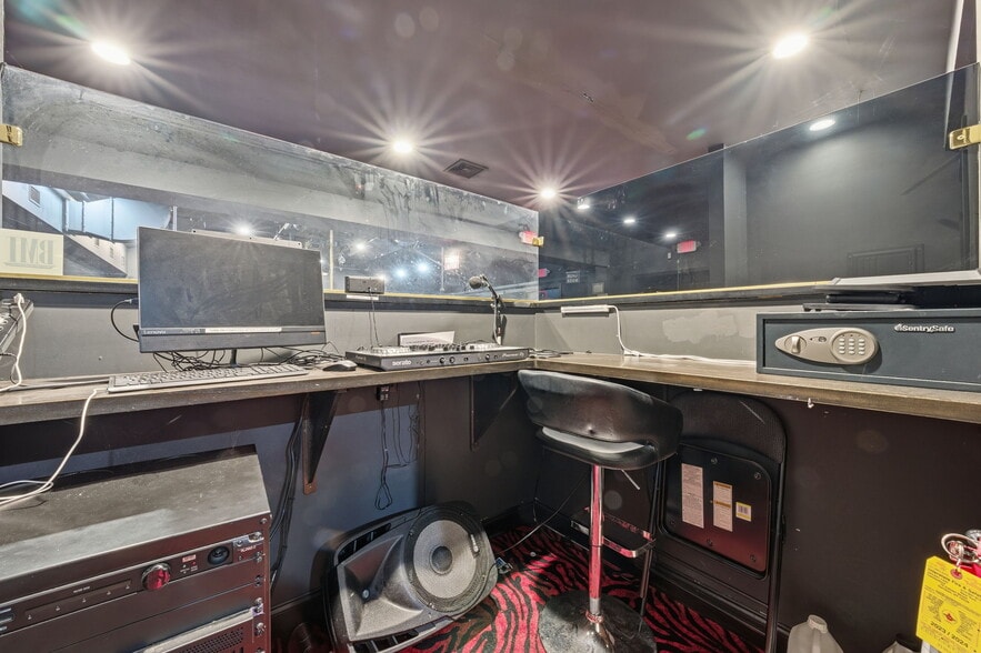 More Photos Of 238 Highway 34, Old Bridge Storefront Retail Residential For Sale