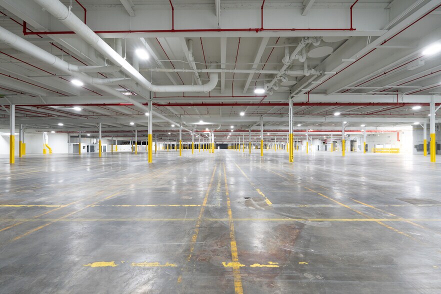 More Photos Of 401 W Hanes Mill Rd, Winston-Salem Manufacturing For Lease