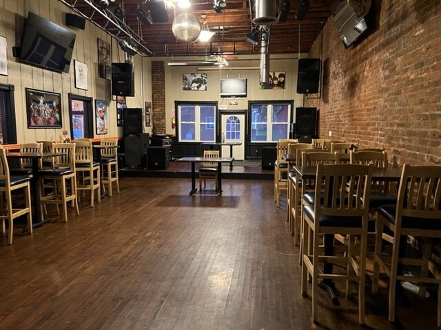 More Photos Of 217 N Main St, Princeton General Retail For Sale