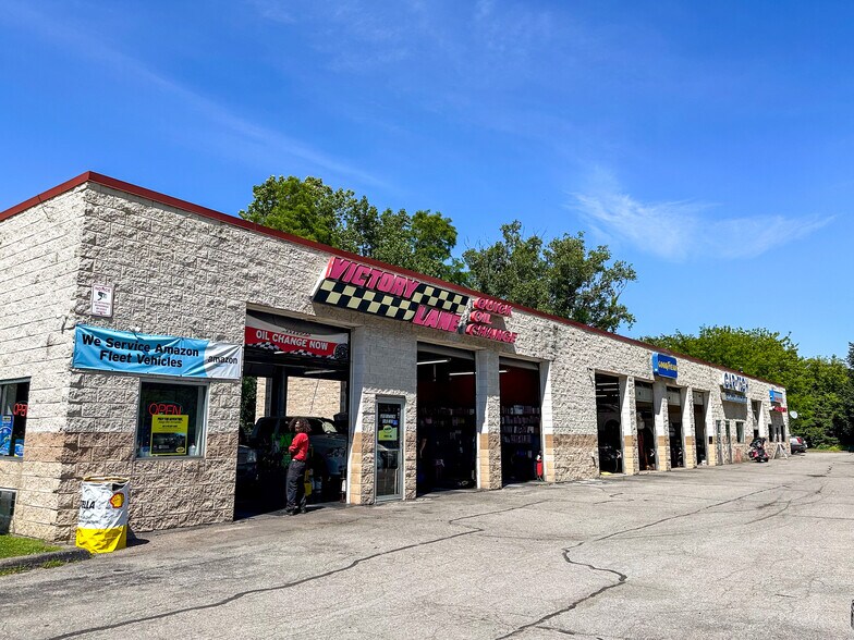 More Photos Of 51300-52300 W Huron River Dr, Belleville Auto Repair For Lease