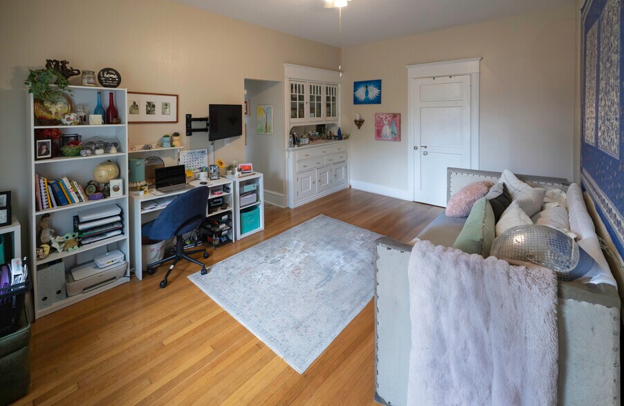 More Photos Of 506 1st St SW, Auburn Apartments For Sale