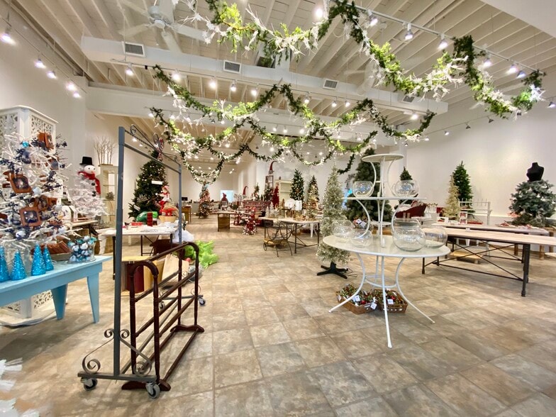 More Photos Of 143 W Main St, Bay Shore General Retail For Sale