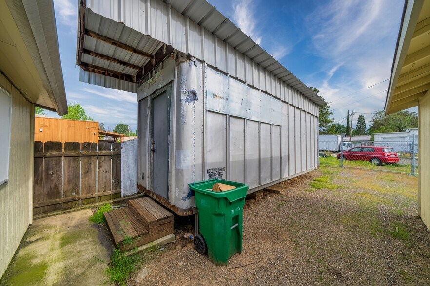 More Photos Of 20832 Front St, Cottonwood General Retail For Sale