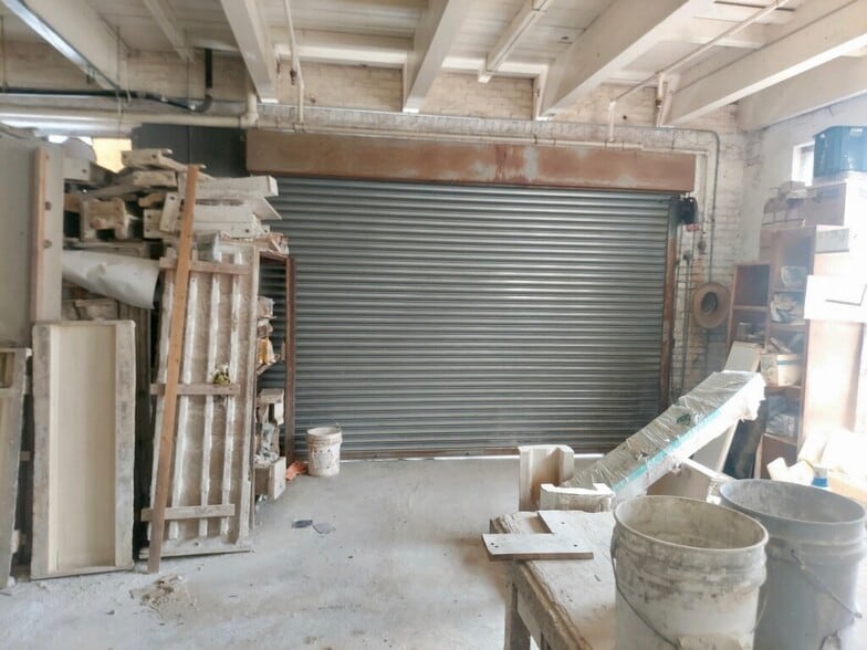 More Photos Of 2000-2010 W 62nd St, Los Angeles Warehouse For Sale