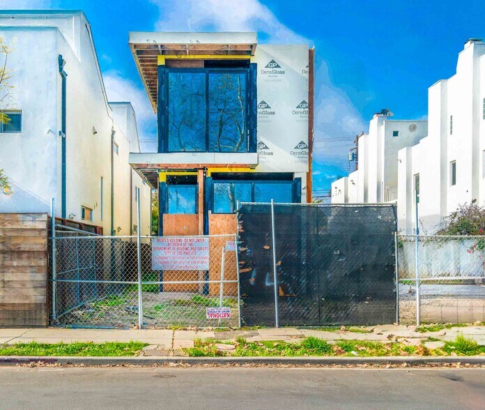 More Photos Of 705 Broadway St, Venice Multifamily For Sale