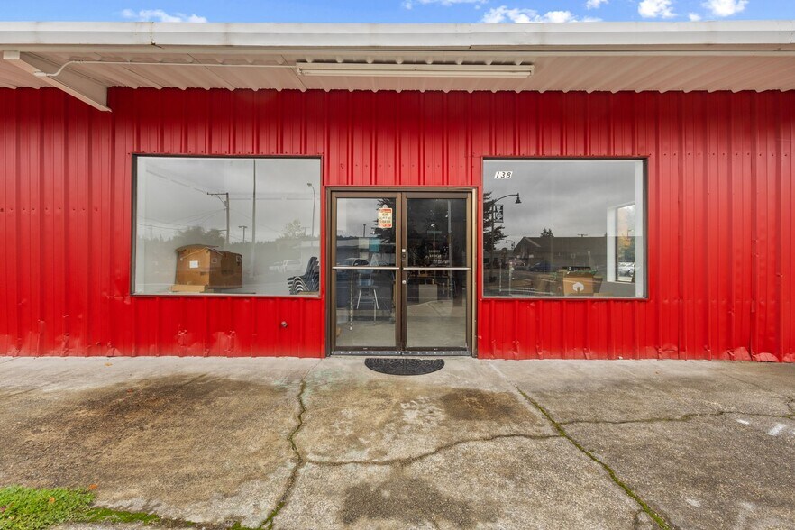 More Photos Of 138 Hodgden N st, Tenino Flex For Lease