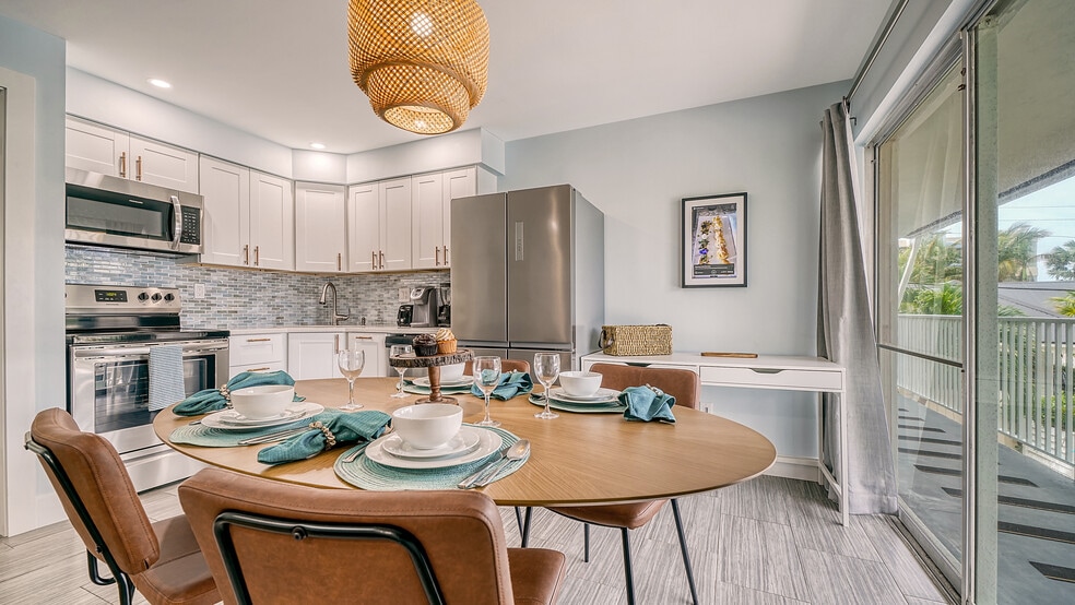More Photos Of 104 Avenida Veneccia, Siesta Key Multifamily For Sale