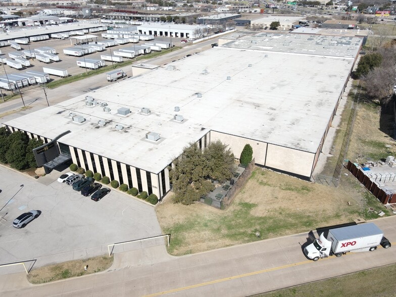 More Photos Of 3191 Commonwealth Dr, Dallas Warehouse For Sale