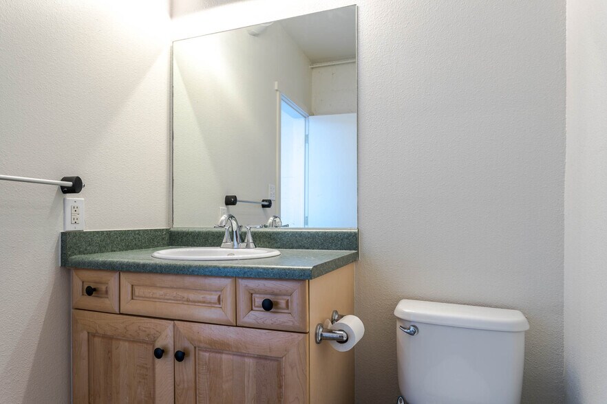 More Photos Of 1070 Bannock St, Denver Storefront Retail Office For Lease