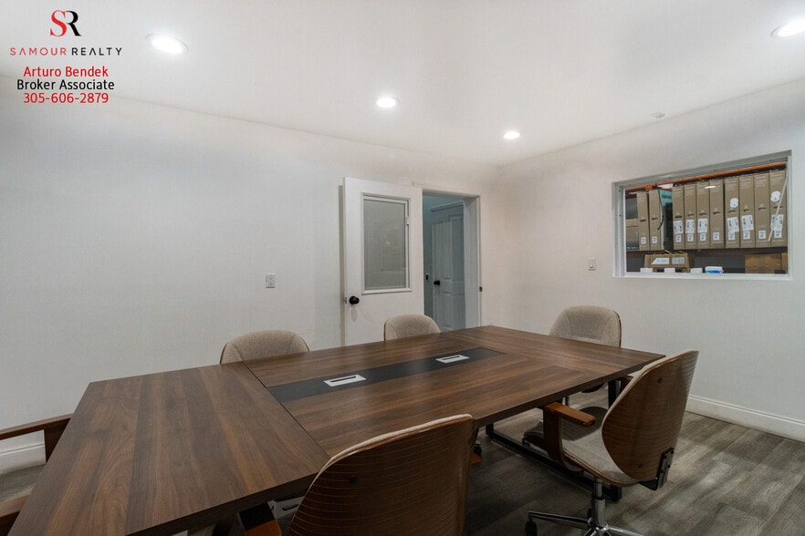 More Photos Of 3337 NW 74th Ave, Miami Warehouse For Sale