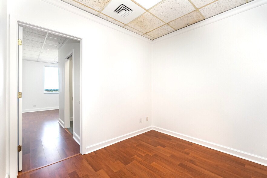 More Photos Of 1980 N Atlantic Ave, Cocoa Beach Medical For Sale