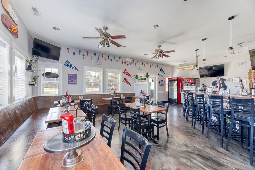 More Photos Of 100 Colingwood Ln, Kill Devil Hills Restaurant For Sale