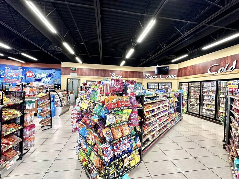 More Photos Of 180 Mary Esther Blvd, Mary Esther Service Station For Sale