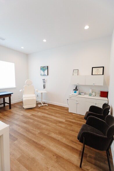 More Photos Of 3951 Alma Rd, McKinney Office For Lease