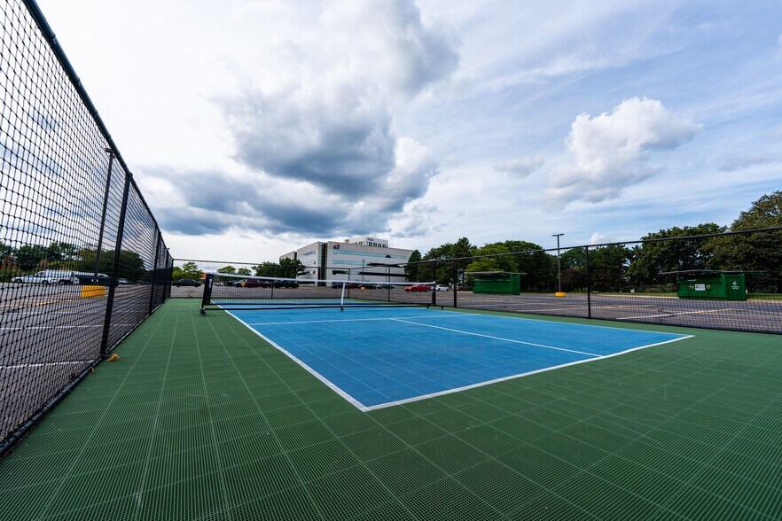 More Photos Of 901 Tower Dr, Troy Coworking Space