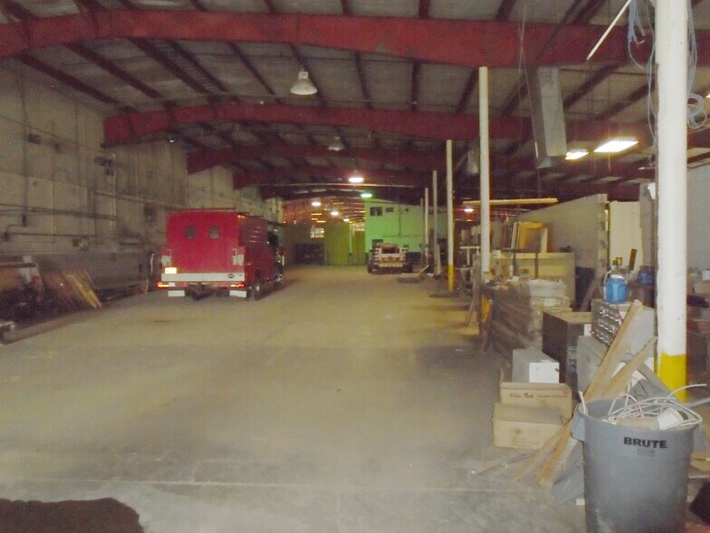 More Photos Of 501 Lakeshore Dr, Kuttawa Warehouse For Sale