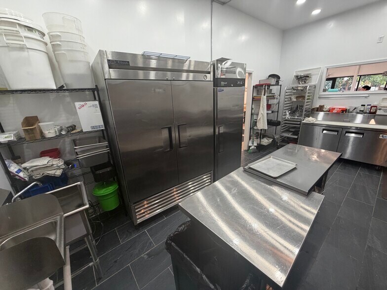 More Photos Of 706 W Jefferson St, Kokomo Storefront For Sale