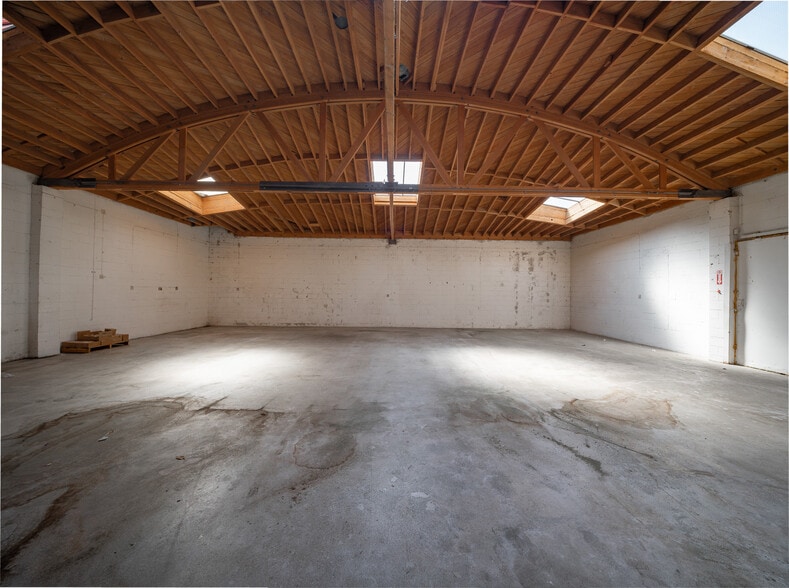 More Photos Of 3028 Dolores St, Los Angeles Manufacturing For Lease