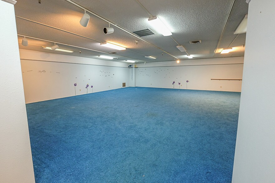 More Photos Of 1126-1150 Main Ave, Tillamook Storefront For Lease