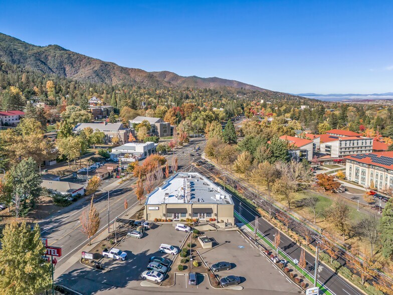 More Photos Of 1401 Siskiyou Blvd, Ashland Office For Lease