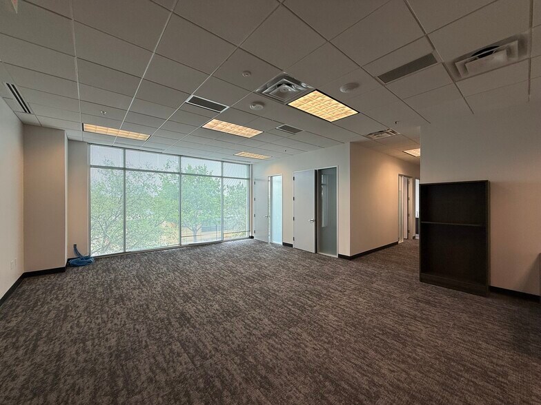 More Photos Of 2821 W 7th St, Fort Worth Office For Lease