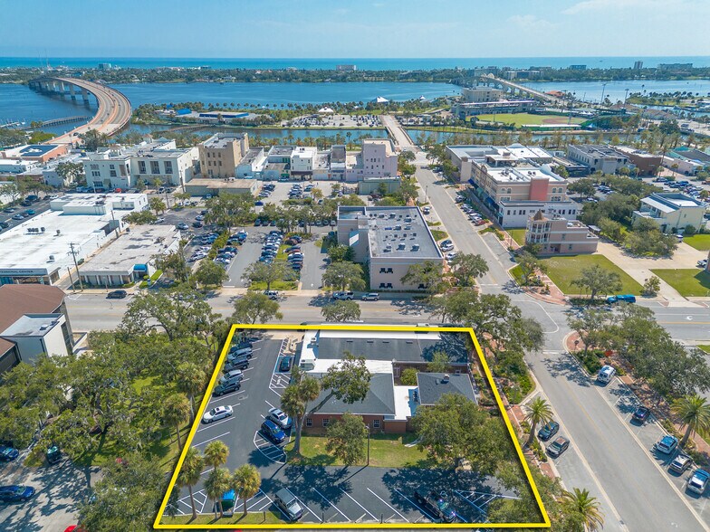 More Photos Of 200 Magnolia Ave, Daytona Beach Office For Sale