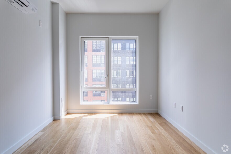 More Photos Of 45-67 Davis St, Long Island City Apartments For Lease