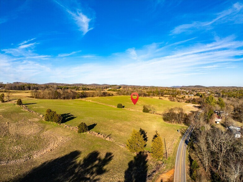 More Photos Of 520 Thorngrove pike, Kodak Land For Sale