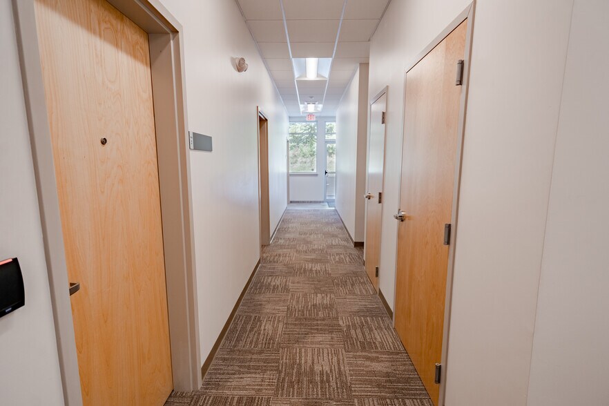 More Photos Of 1336 E Main St, Meriden Freestanding For Lease