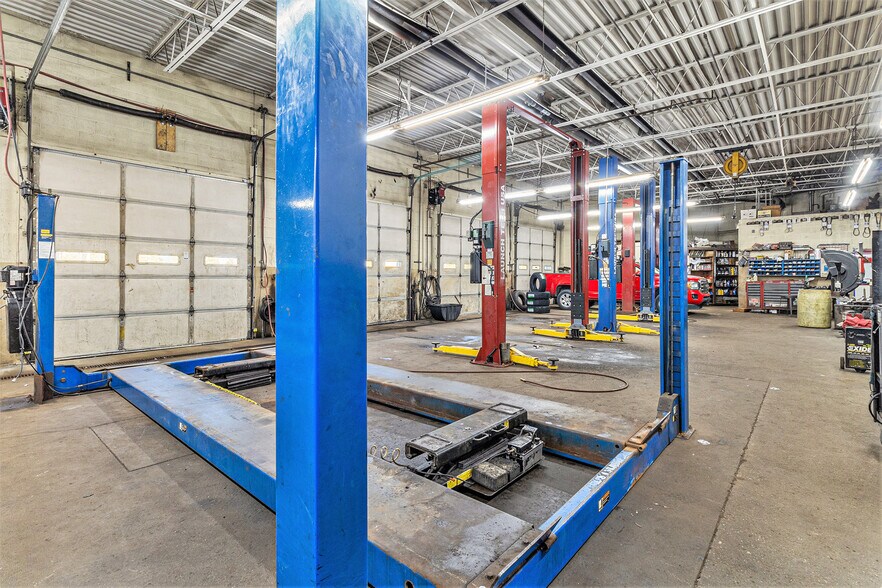 G4112 S Dort Hwy, Burton, MI 48529 Auto Repair For Sale