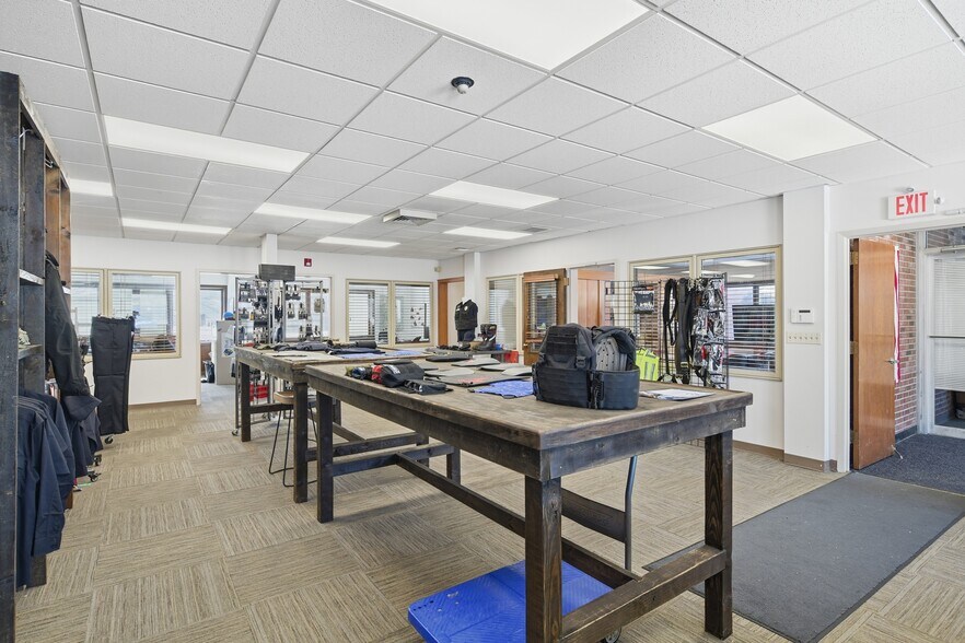 More Photos Of 109 Apremont Way, Westfield Manufacturing For Lease