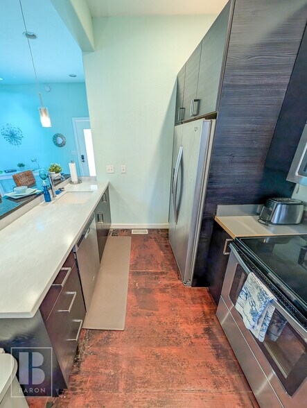 More Photos Of 1001 Park Ave, Omaha Apartments For Sale