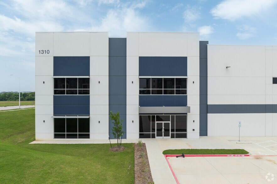 More Photos Of 1310 Blue Ridge, Georgetown Warehouse For Lease