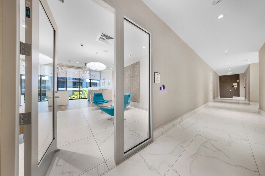 More Photos Of 2920-2950 NE 207th St, Aventura Unknown For Lease