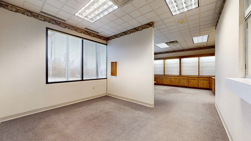 More Photos Of 2228-2230 Sunset Blvd, Steubenville Office For Lease