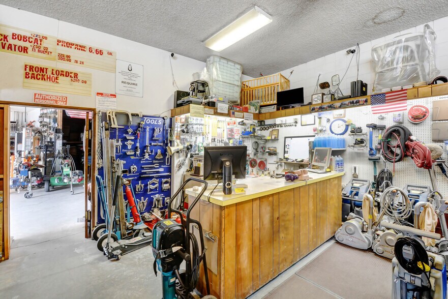 More Photos Of 26325 Pine Ave, Rimforest Freestanding For Sale