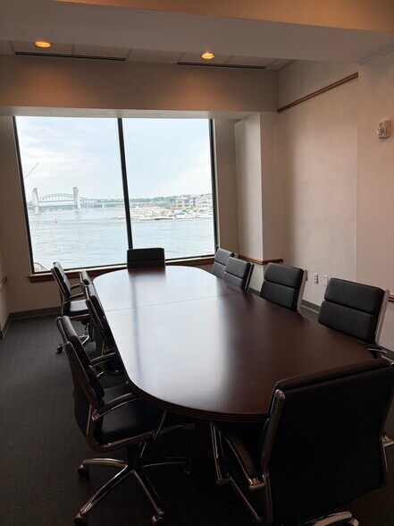 More Photos Of 1 Harbour Pl, Portsmouth Office For Lease
