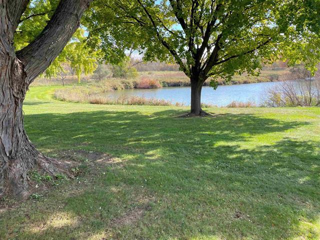 More Photos Of 6562 Lake Rd, Windsor Storefront Retail Office For Sale