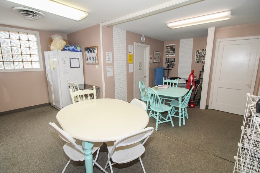 More Photos Of 2801 Columbus Ave, Sandusky Freestanding For Sale