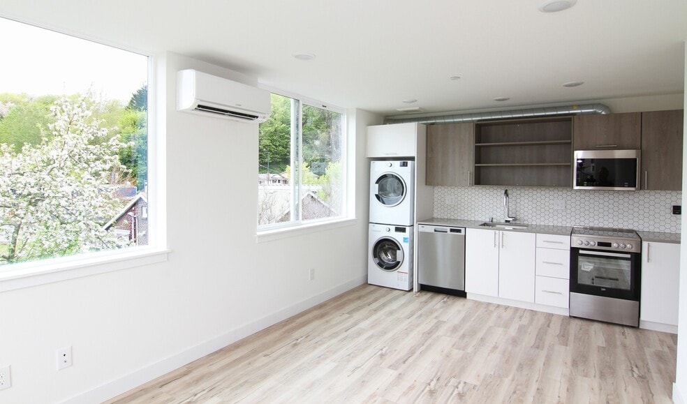 More Photos Of 4724 31st Ave S, Seattle Apartments For Sale