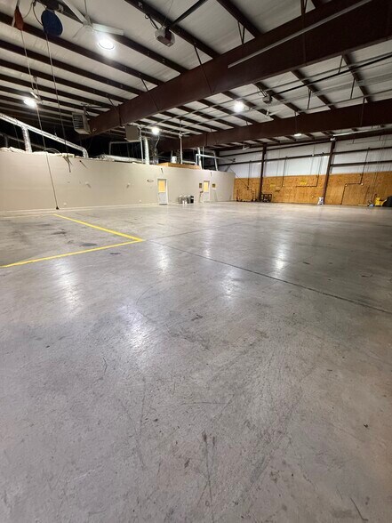 More Photos Of 4135 Industry Way, Flowery Branch Warehouse For Lease