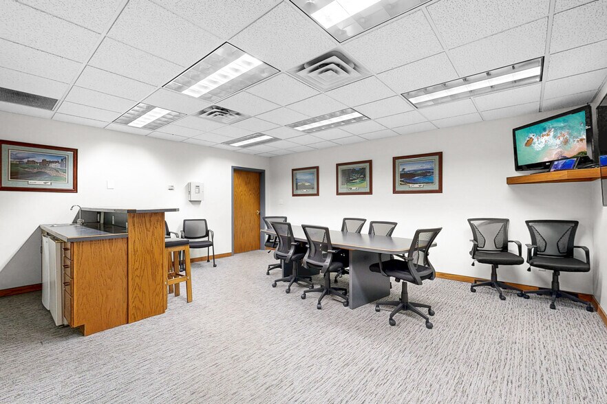 More Photos Of 1429 2nd Ave, Des Moines Warehouse For Sale