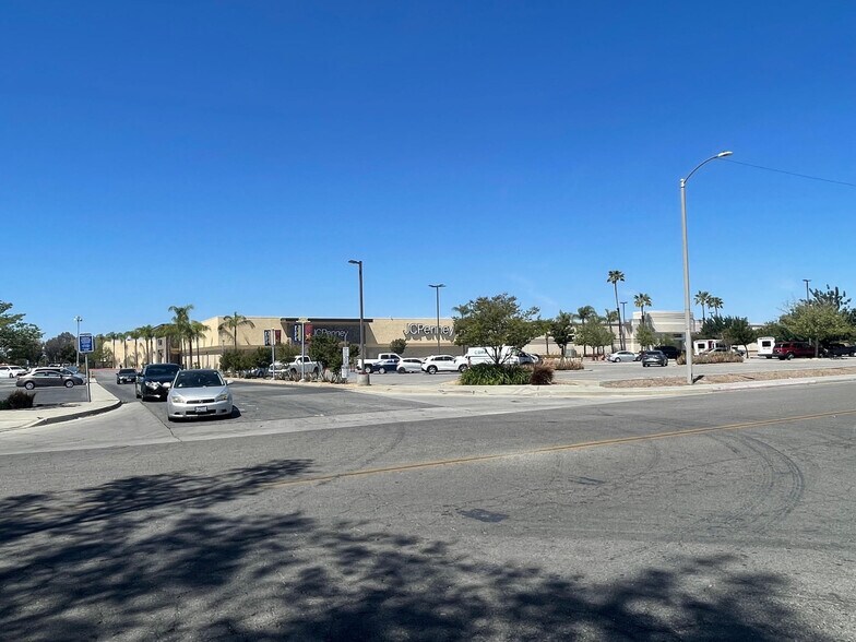 More Photos Of 2050 W Florida Ave, Hemet Auto Repair For Sale