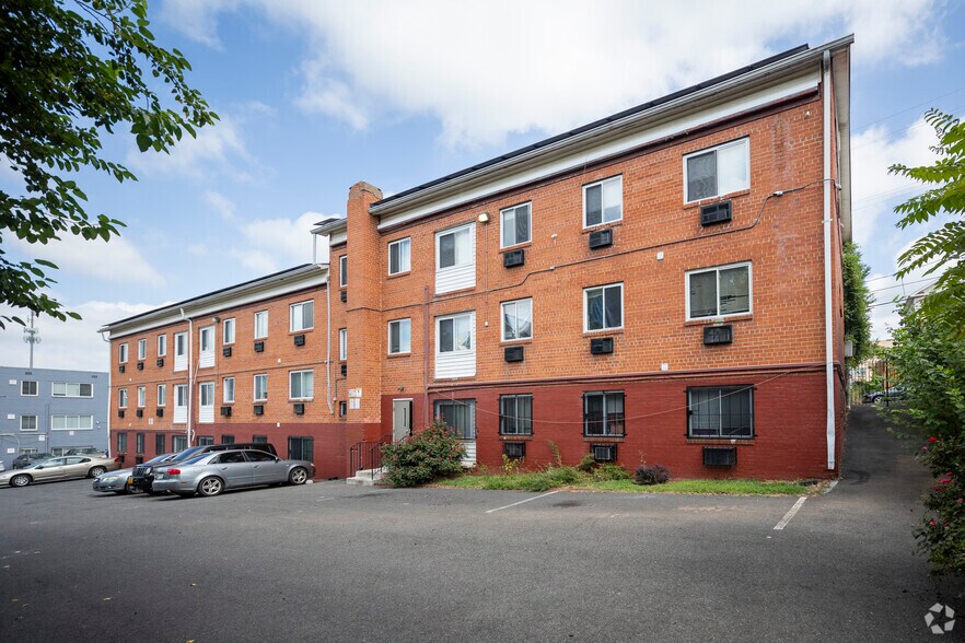 More Photos Of 5035, 5047-5049 D St SE, Washington Multifamily For Sale