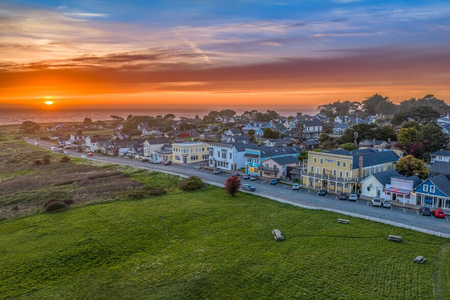 More Photos Of 45094 Main St, Mendocino General Retail For Sale