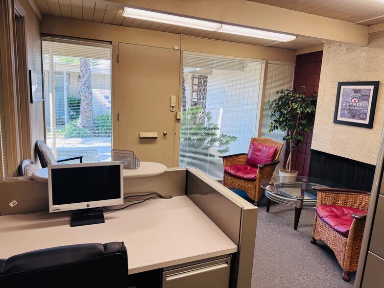More Photos Of 422-436 W Shaw Ave, Fresno Office For Sale