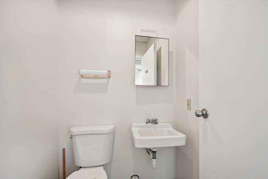 More Photos Of 2117-2123 Klockner Rd, Trenton Medical For Sale