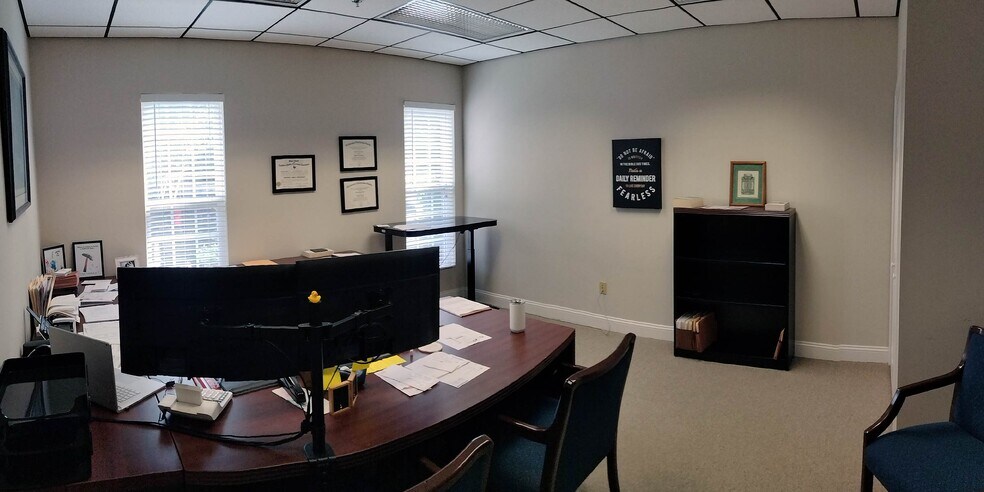 More Photos Of 7229 Albemarle Rd, Charlotte Office For Sale