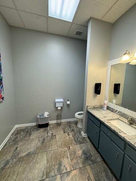 More Photos Of 513 Georgia Ave, Chattanooga Office For Sale