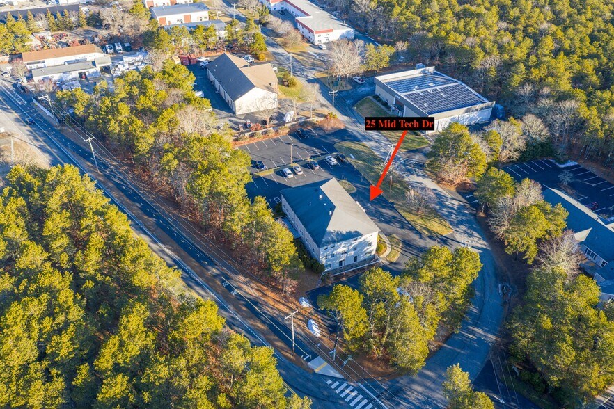 More Photos Of 25 Mid-Tech Dr, West Yarmouth Office For Sale